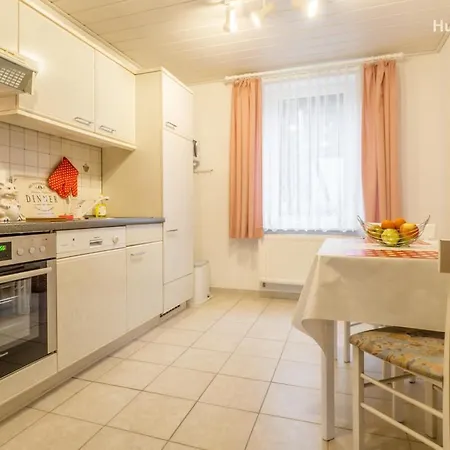 Ruhiges Am Waldrand Mit Schlossblick